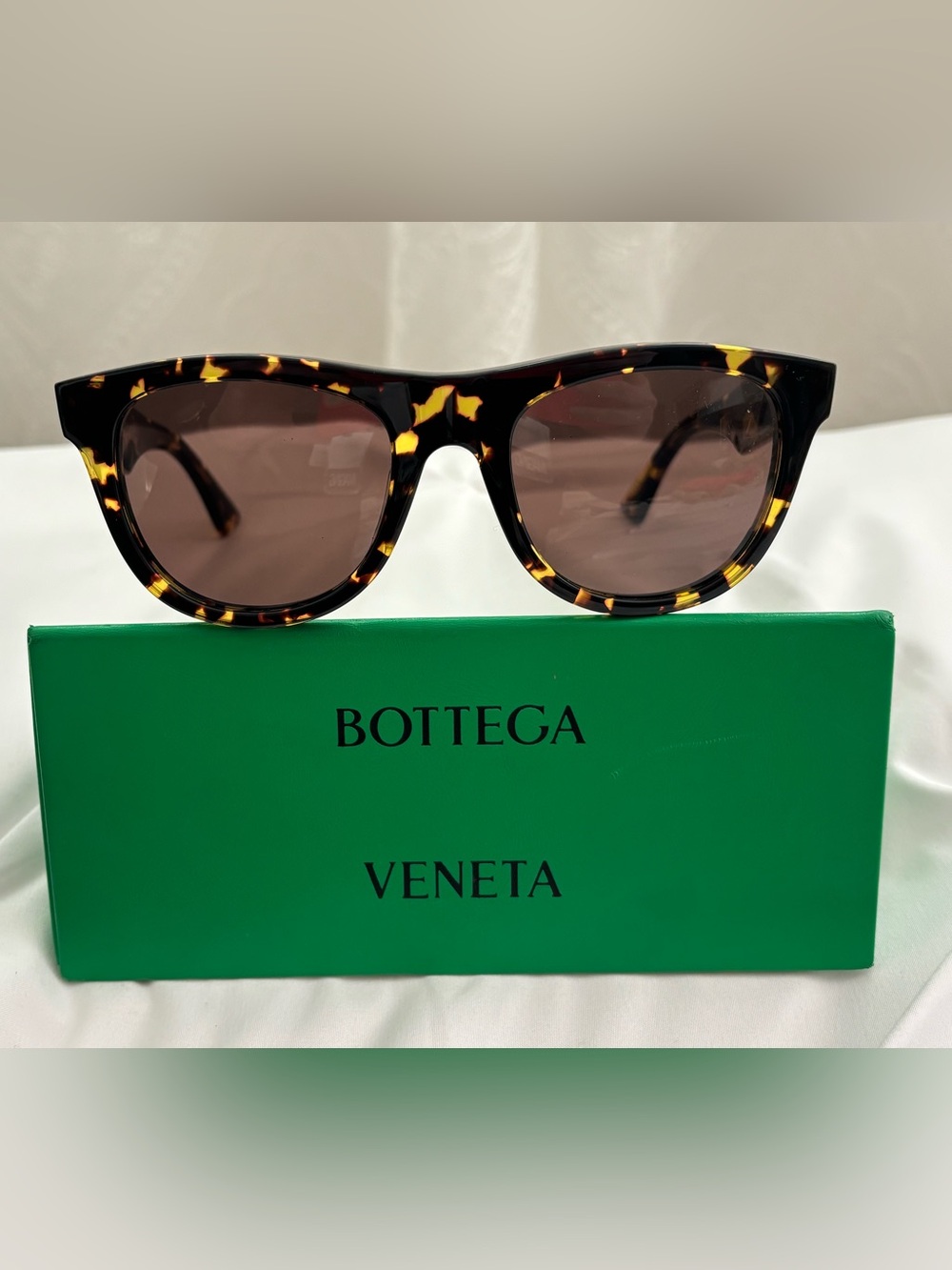 Bottega Veneta Unisex Original 01 Honey Havana Sunglasses 52mm VGUC - Picture 5 of 8